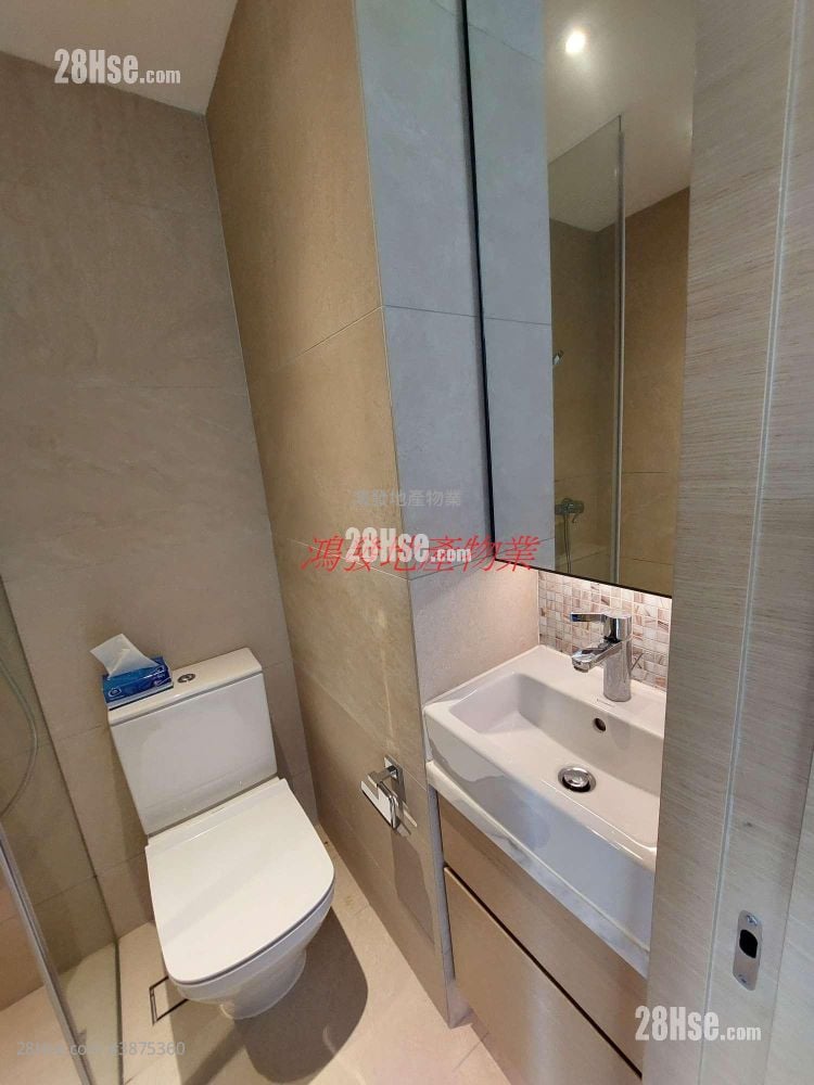 Novi Rental Studio , 1 Bathroom 182 ft²