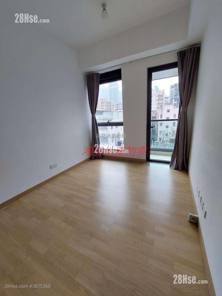Novi Rental Studio , 1 Bathroom 182 ft²