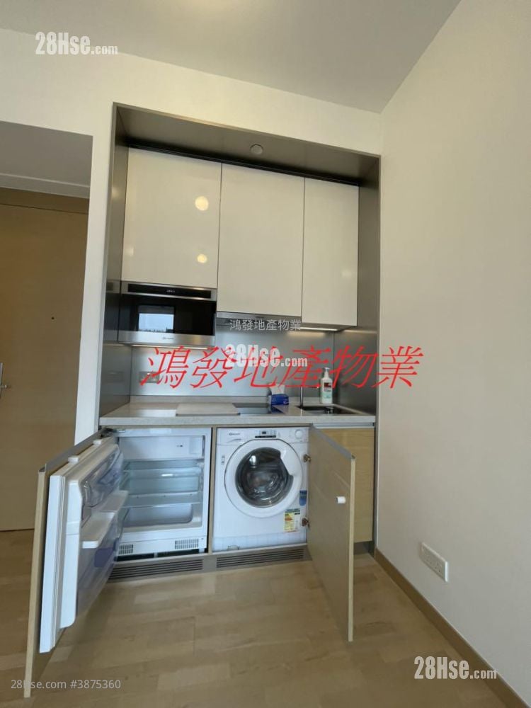 Novi Rental Studio , 1 Bathroom 182 ft²
