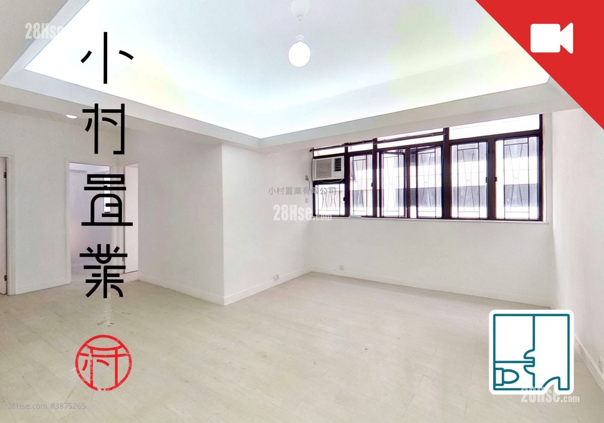 living room: Lunar Building Sell 4 Bedrooms , 1 Bathroom 936 ft²