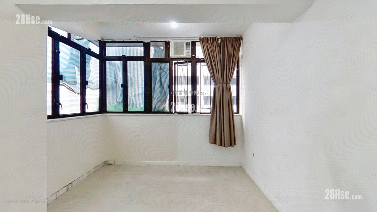 master room: Lunar Building Sell 4 Bedrooms , 1 Bathroom 936 ft²