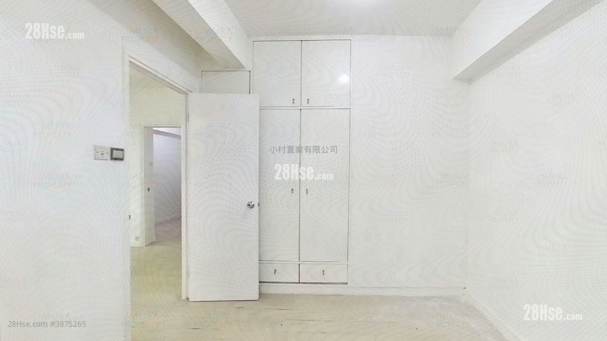 bedroom 2: Lunar Building Sell 4 Bedrooms , 1 Bathroom 936 ft²
