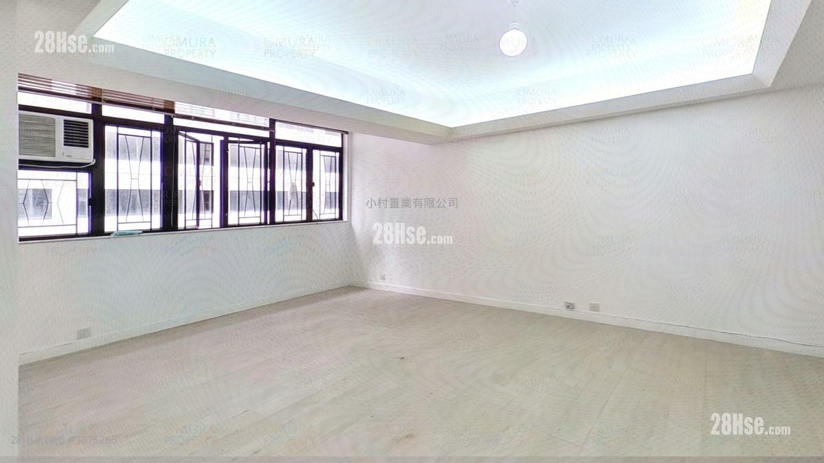 living room: Lunar Building Sell 4 Bedrooms , 1 Bathroom 936 ft²