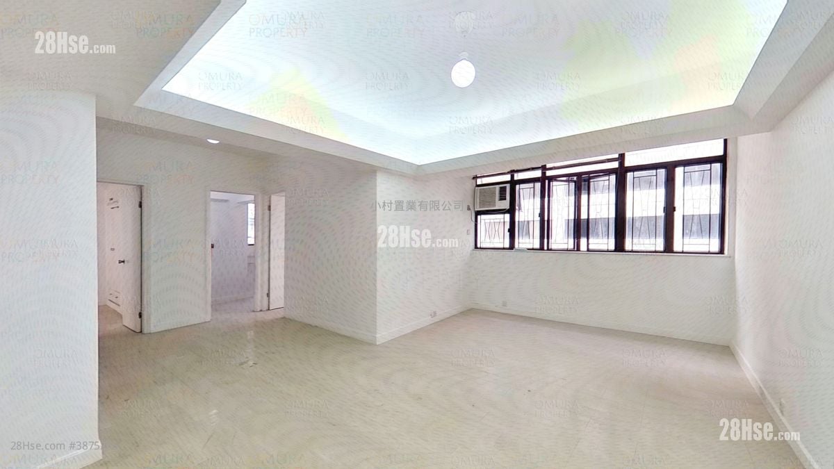 living room: Lunar Building Sell 4 Bedrooms , 1 Bathroom 936 ft²