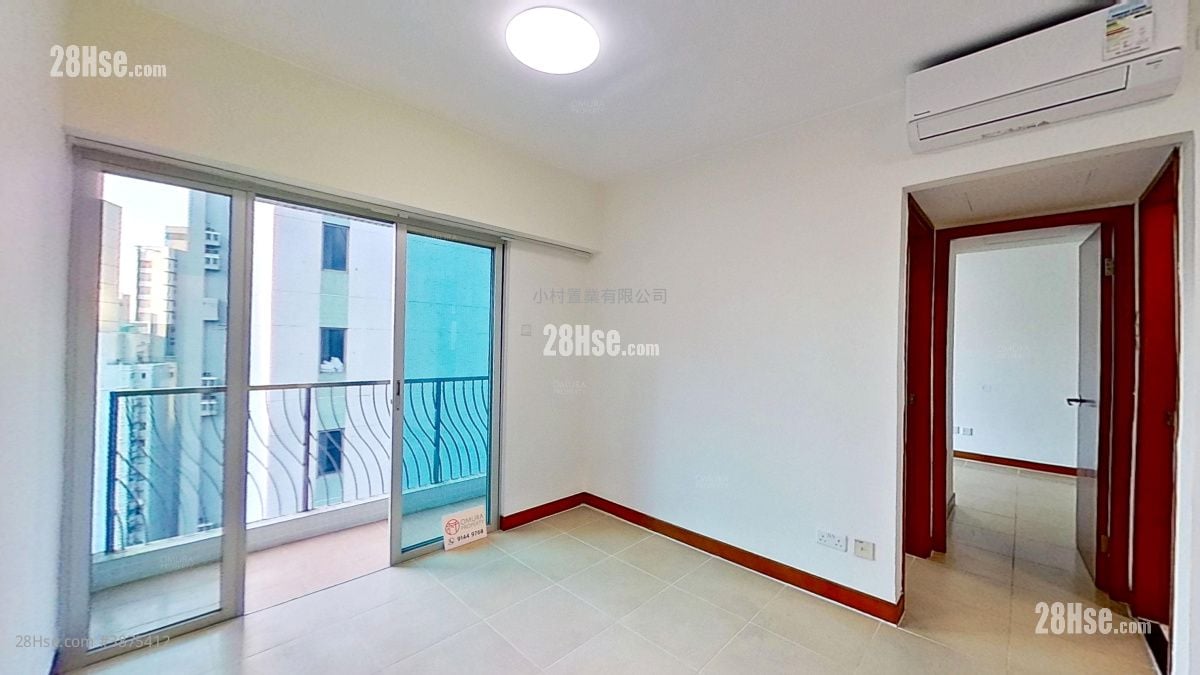living room: Tung Tze Terrace Rental 2 Bedrooms , 1 Bathroom 451 ft²