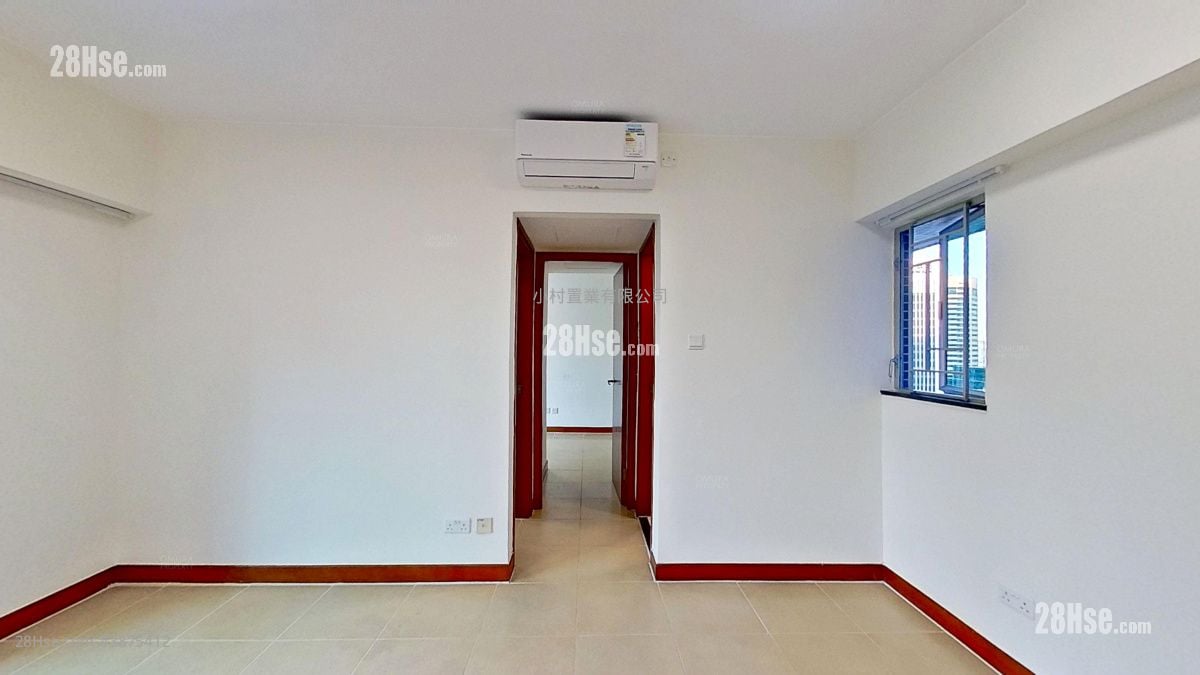living room: Tung Tze Terrace Rental 2 Bedrooms , 1 Bathroom 451 ft²