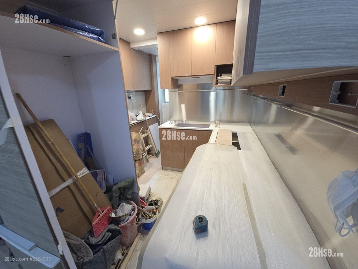 Kent Court Rental 4 Bedrooms , 2 Bathrooms 1,037 ft²