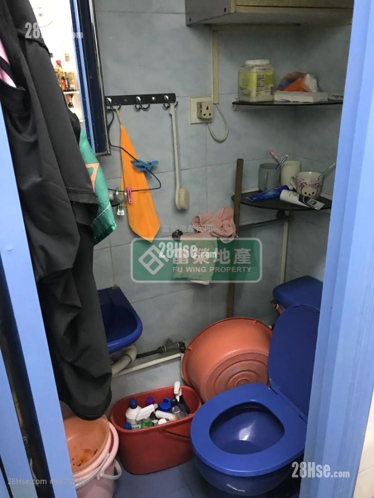 Lee Luen Mansion Sell 2 Bedrooms , 1 Bathroom 398 ft²