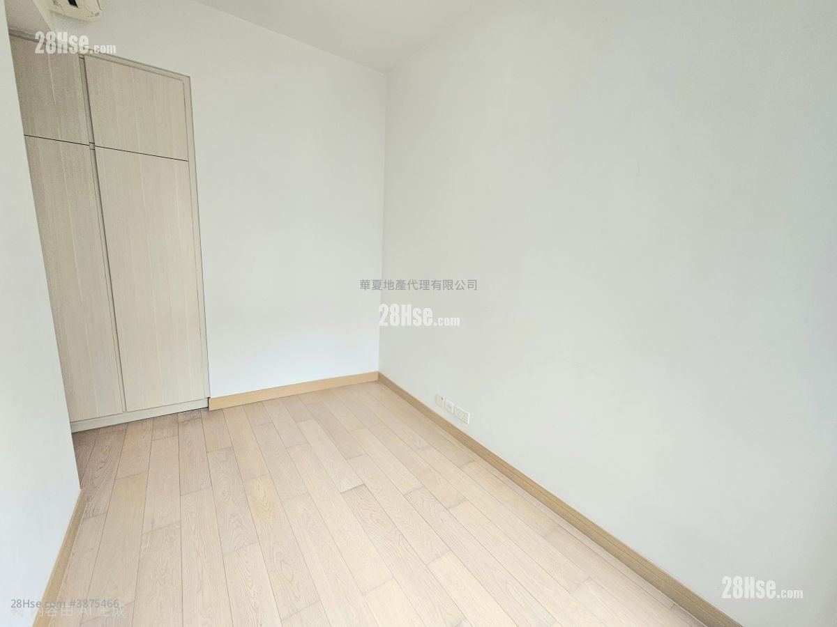 One Homantin Rental 2 Bedrooms , 1 Bathroom 499 ft²