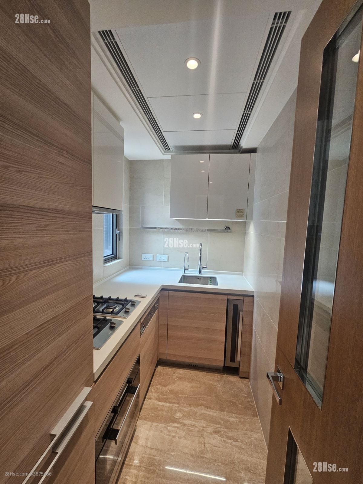 One Homantin Rental 2 Bedrooms , 1 Bathroom 499 ft²