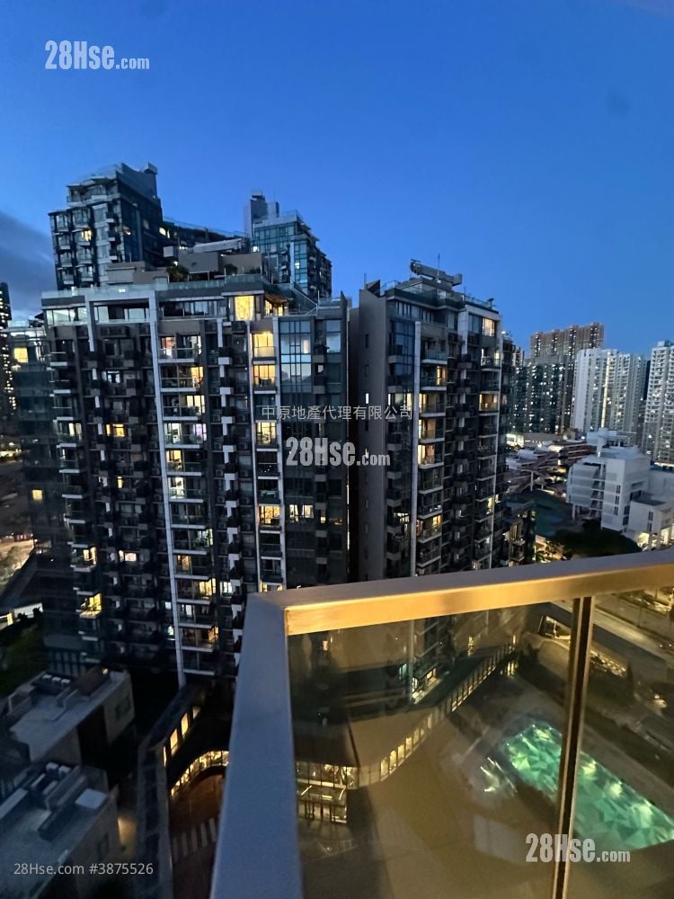living room: The Wings Sell 2 Bedrooms 514 ft²