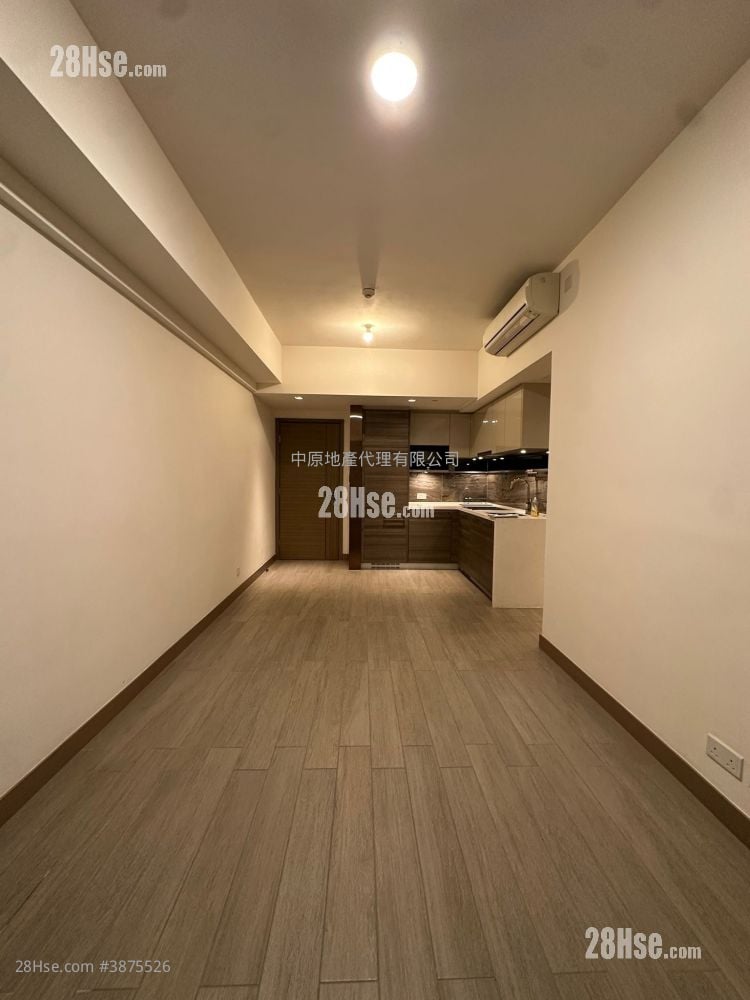 living room: The Wings Sell 2 Bedrooms 514 ft²