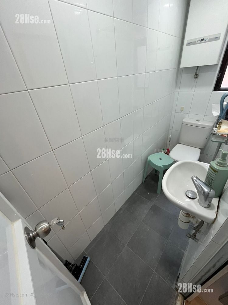 Fook Moon Building Rental 2 Bedrooms , 1 Bathroom 313 ft²