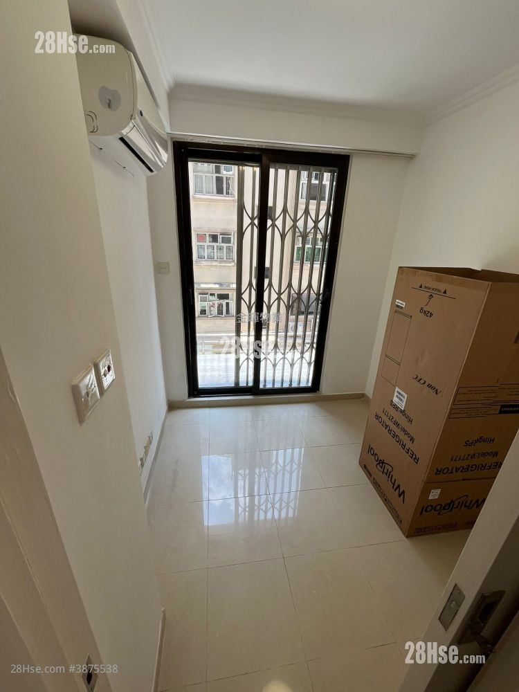 Fook Moon Building Rental 2 Bedrooms , 1 Bathroom 313 ft²