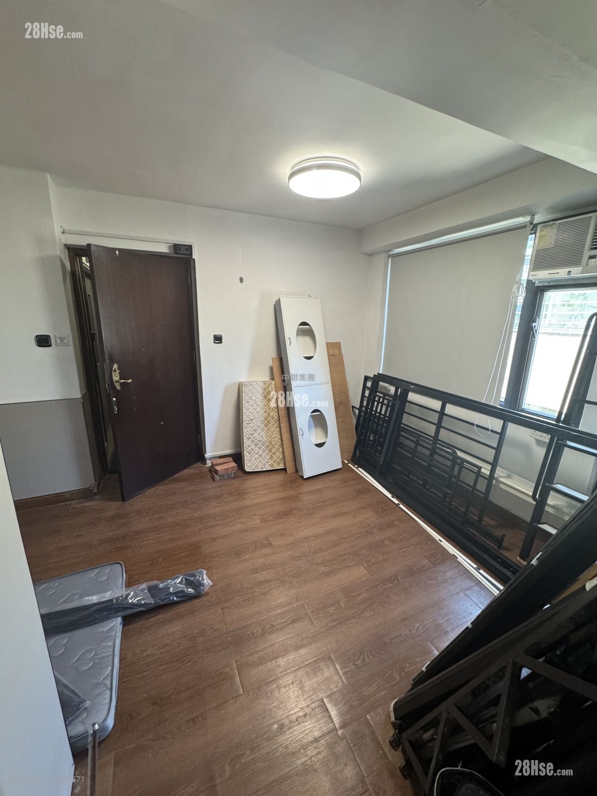 Tak Wai Building Sell 2 Bedrooms , 1 Bathroom 455 ft²