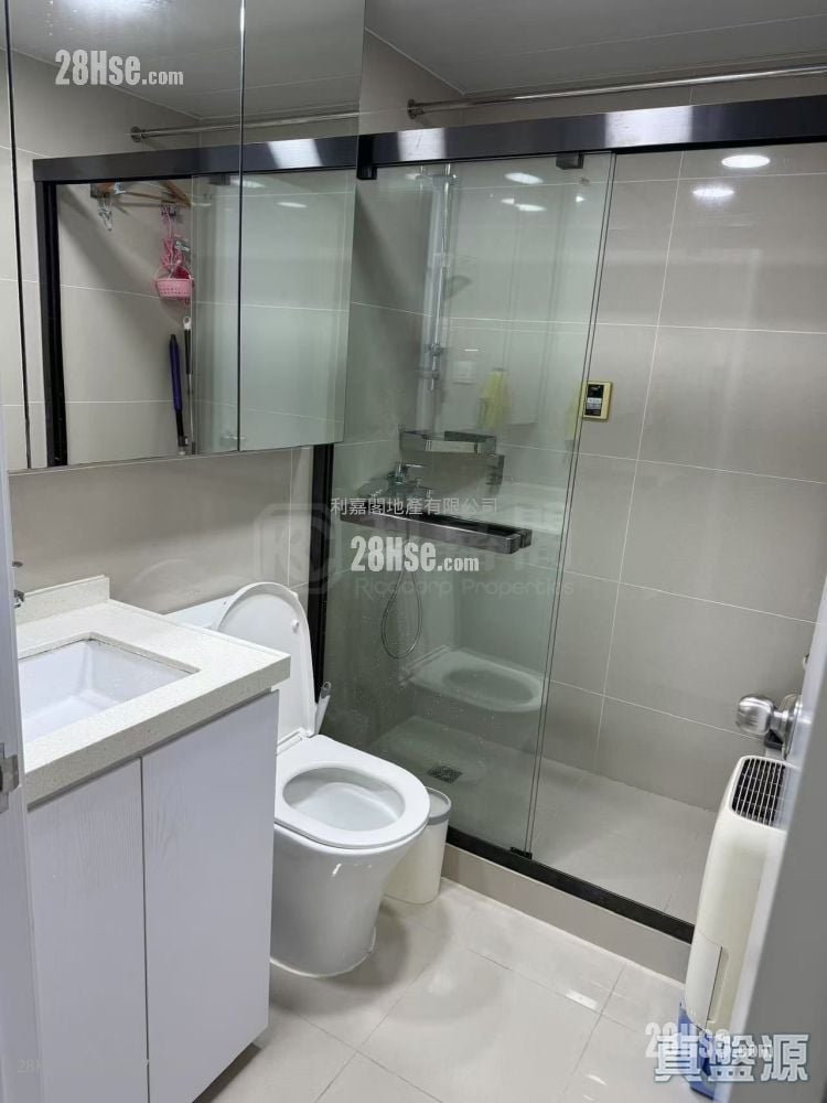The Grandiose Rental 3 Bedrooms , 2 Bathrooms 651 ft²