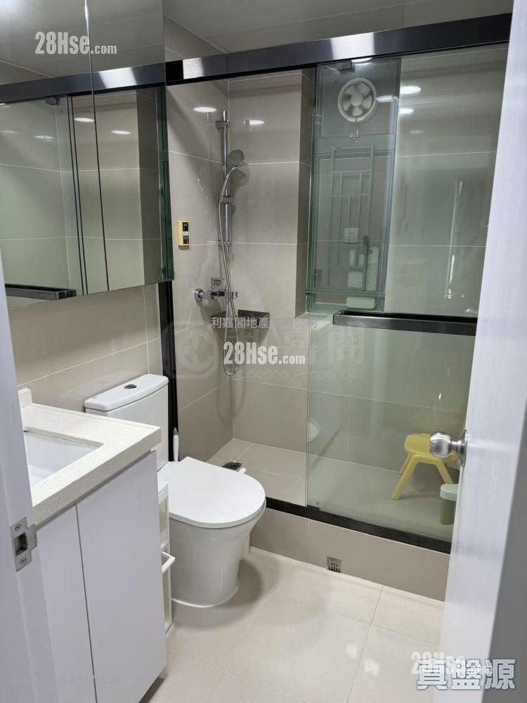 The Grandiose Rental 3 Bedrooms , 2 Bathrooms 651 ft²