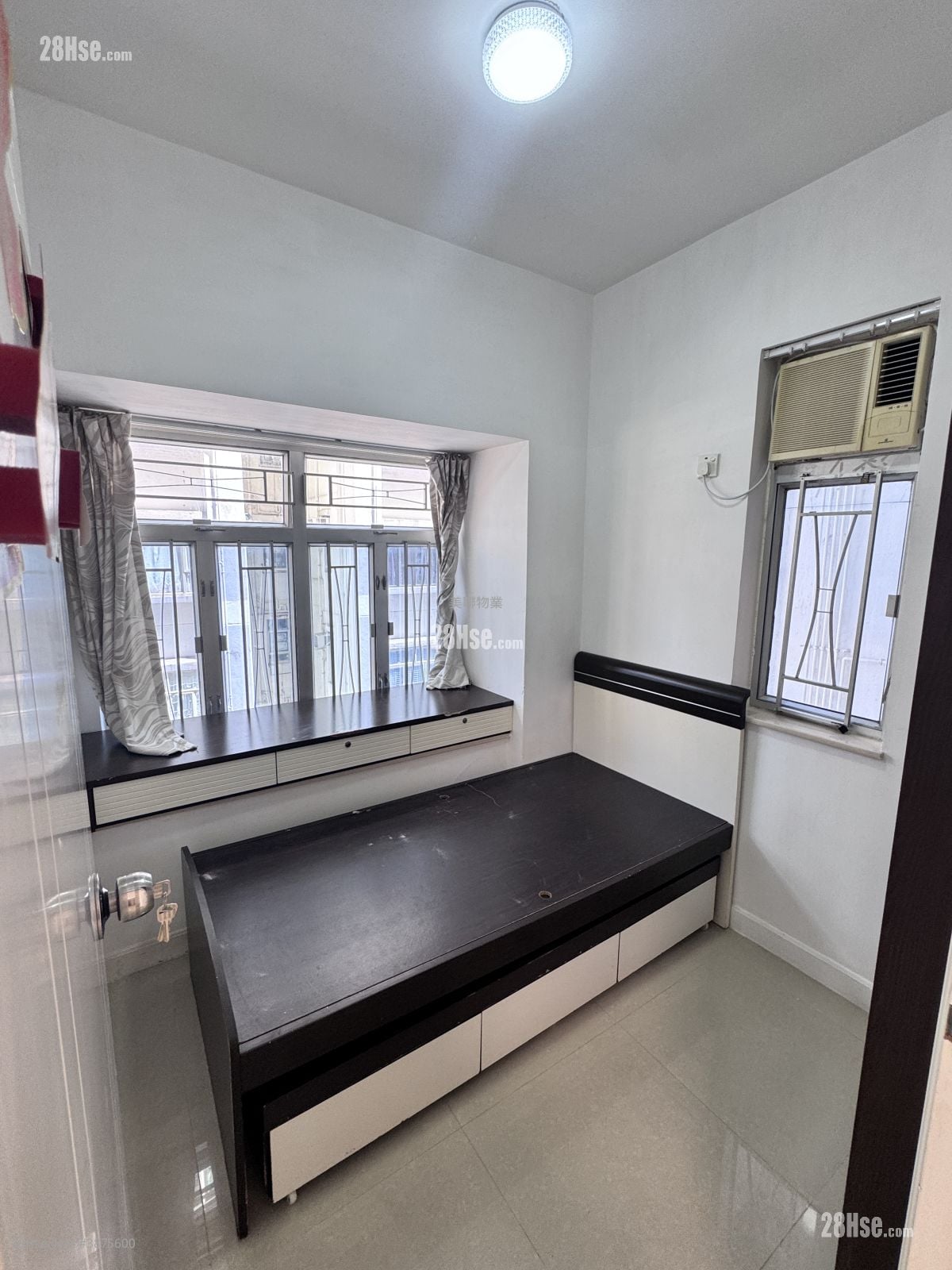 Po Sing Centre Rental 2 Bedrooms , 1 Bathroom 329 ft²