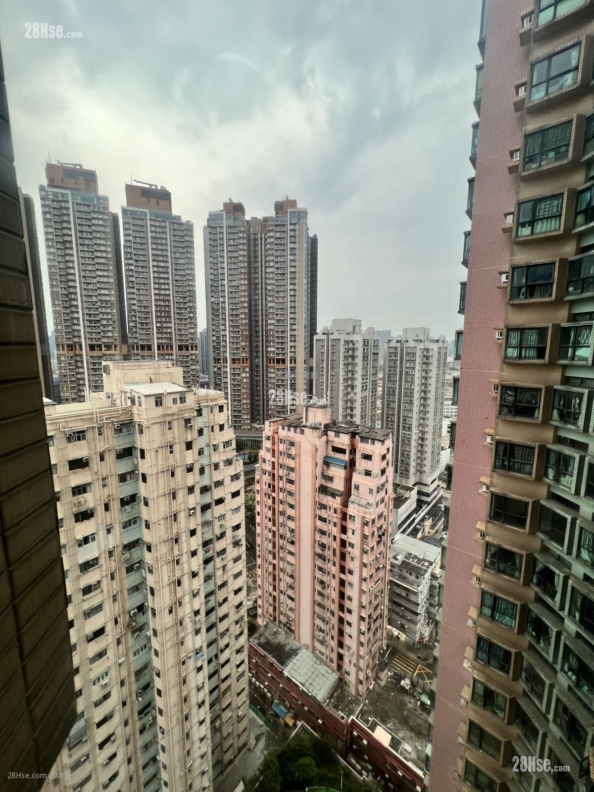 Hong King Building Rental 2 Bedrooms , 1 Bathroom 347 ft²