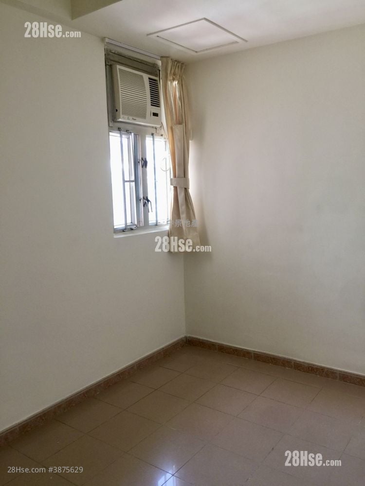 Fok On Building Sell 2 Bedrooms , 1 Bathroom 319 ft²
