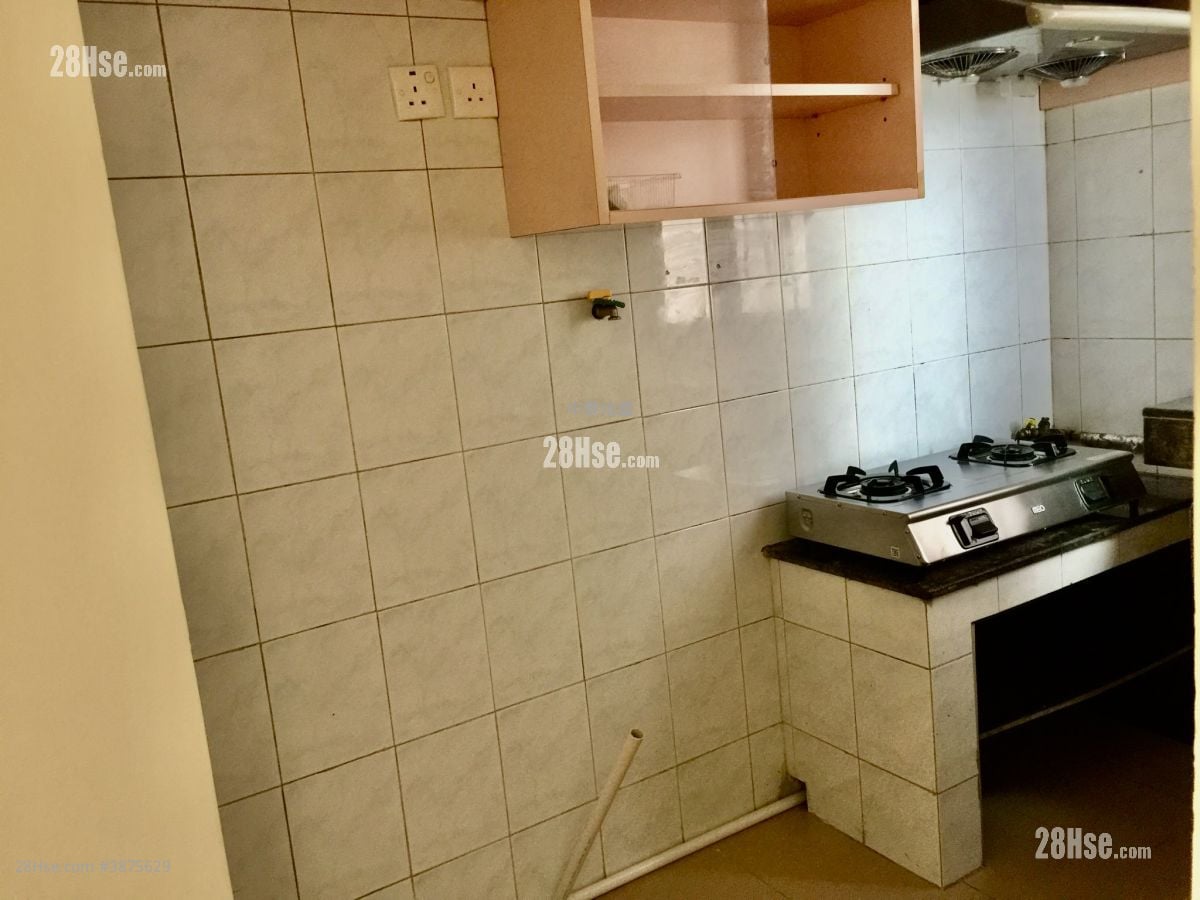 Fok On Building Sell 2 Bedrooms , 1 Bathroom 319 ft²