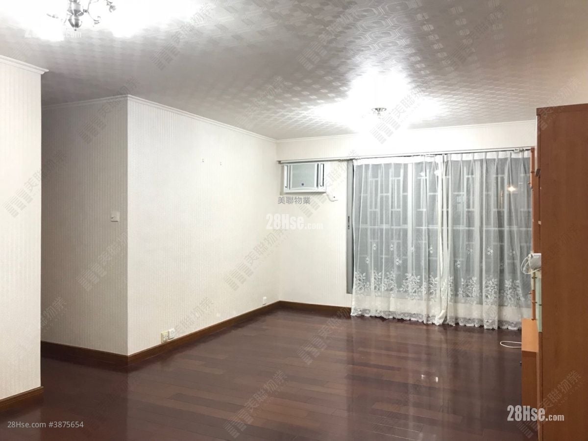 Village Gardens Sell 3 Bedrooms 803 ft²