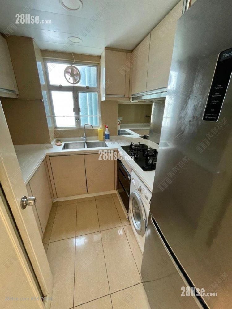 Sky Tower Sell 4 Bedrooms , 2 Bathrooms 452 ft²