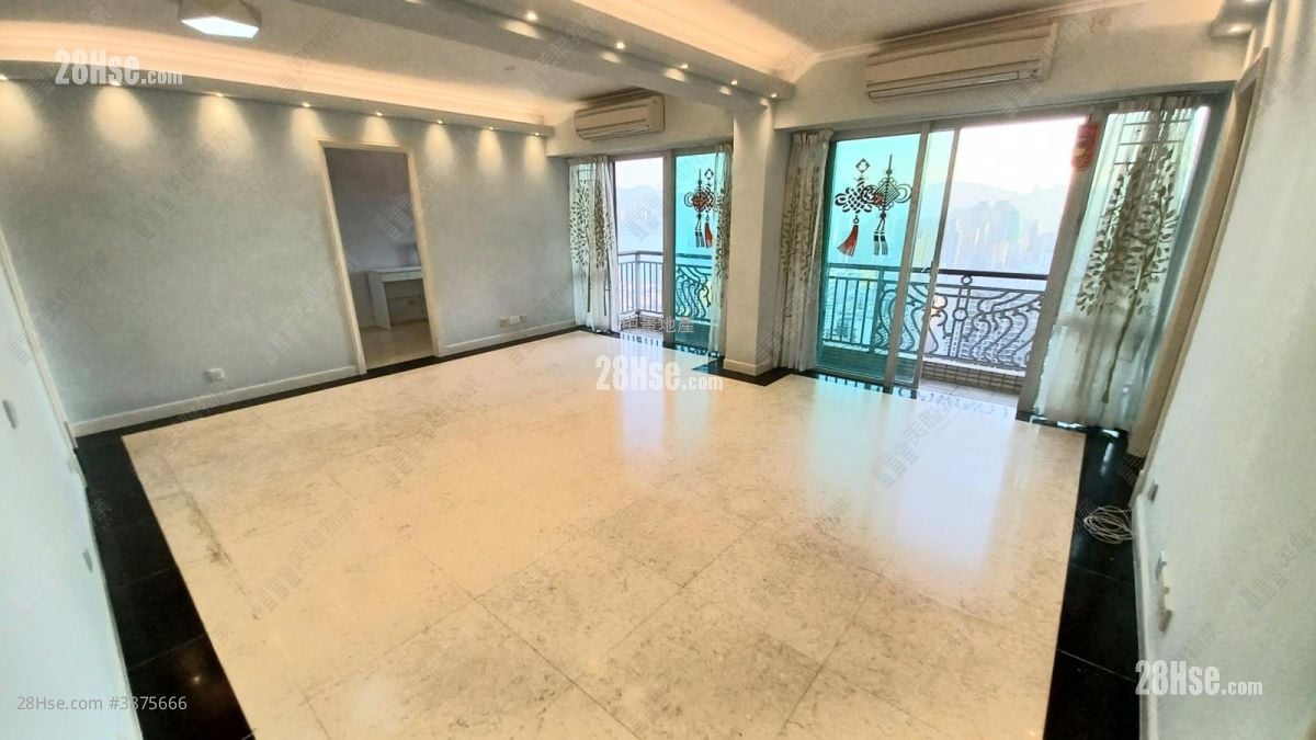 Sky Tower Sell 4 Bedrooms , 2 Bathrooms 452 ft²