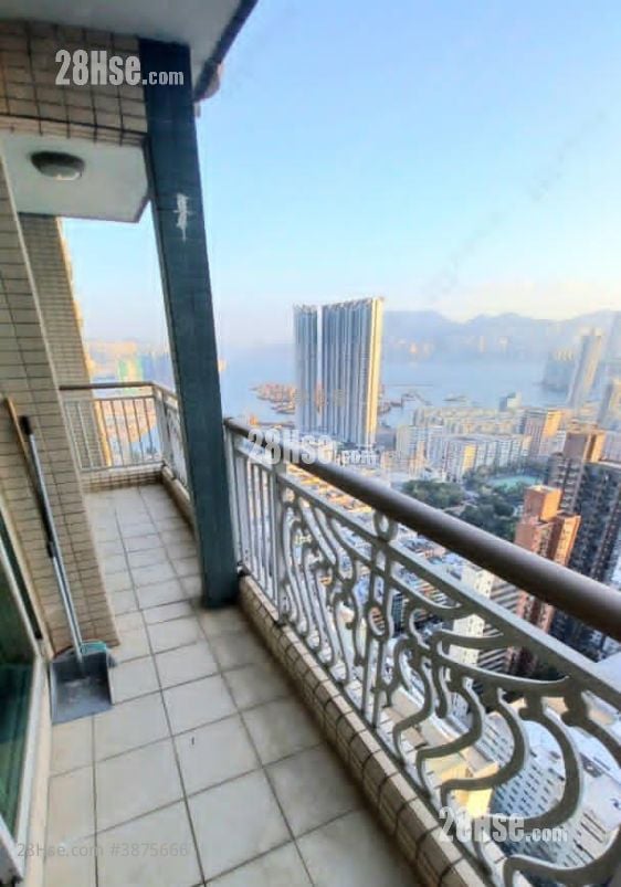 Sky Tower Sell 4 Bedrooms , 2 Bathrooms 452 ft²