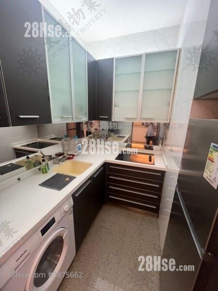 The Metropolis Residence Rental 2 Bedrooms 470 ft²