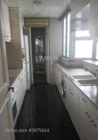 Harbourfront Landmark Sell 3 Bedrooms 1,420 ft²