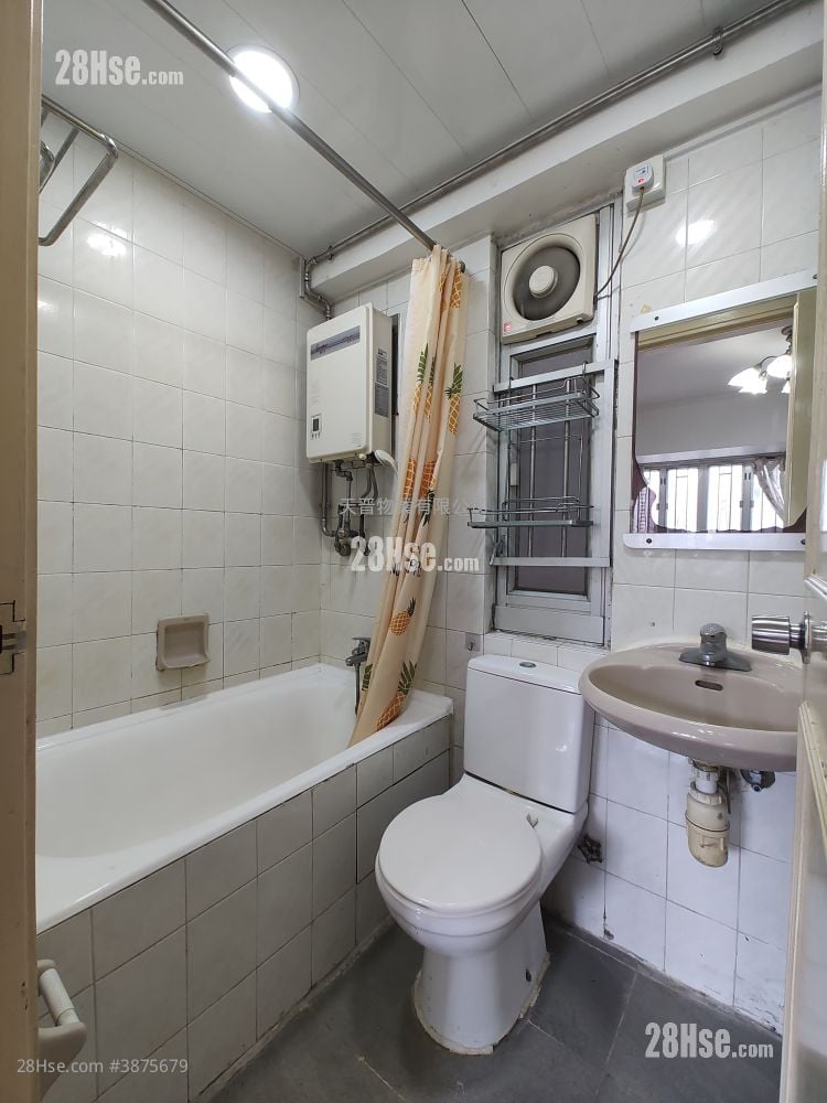 Hip Fai Building Rental 2 Bedrooms , 1 Bathroom 290 ft²
