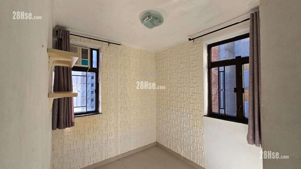 Kingstown Mansion Sell 3 Bedrooms , 1 Bathroom 394 ft²