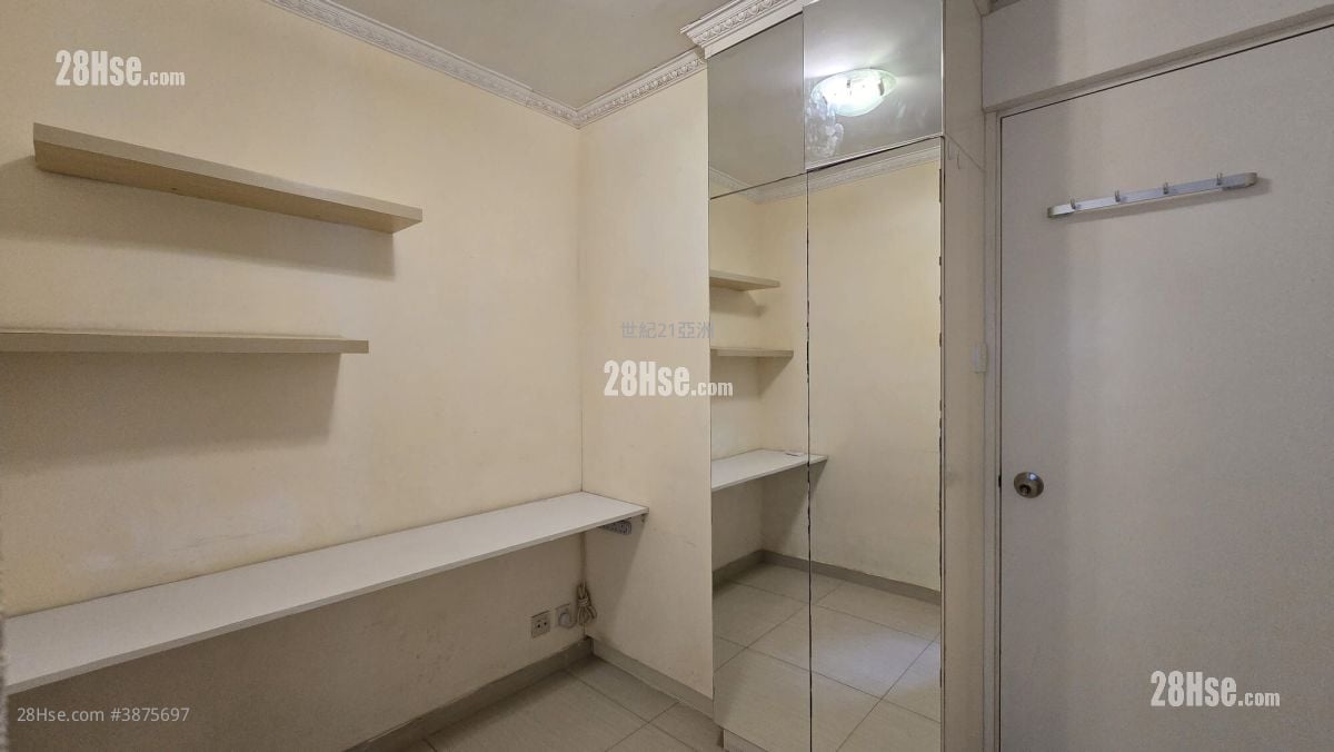 Kingstown Mansion Sell 3 Bedrooms , 1 Bathroom 394 ft²