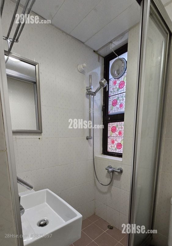 Kingstown Mansion Sell 3 Bedrooms , 1 Bathroom 394 ft²