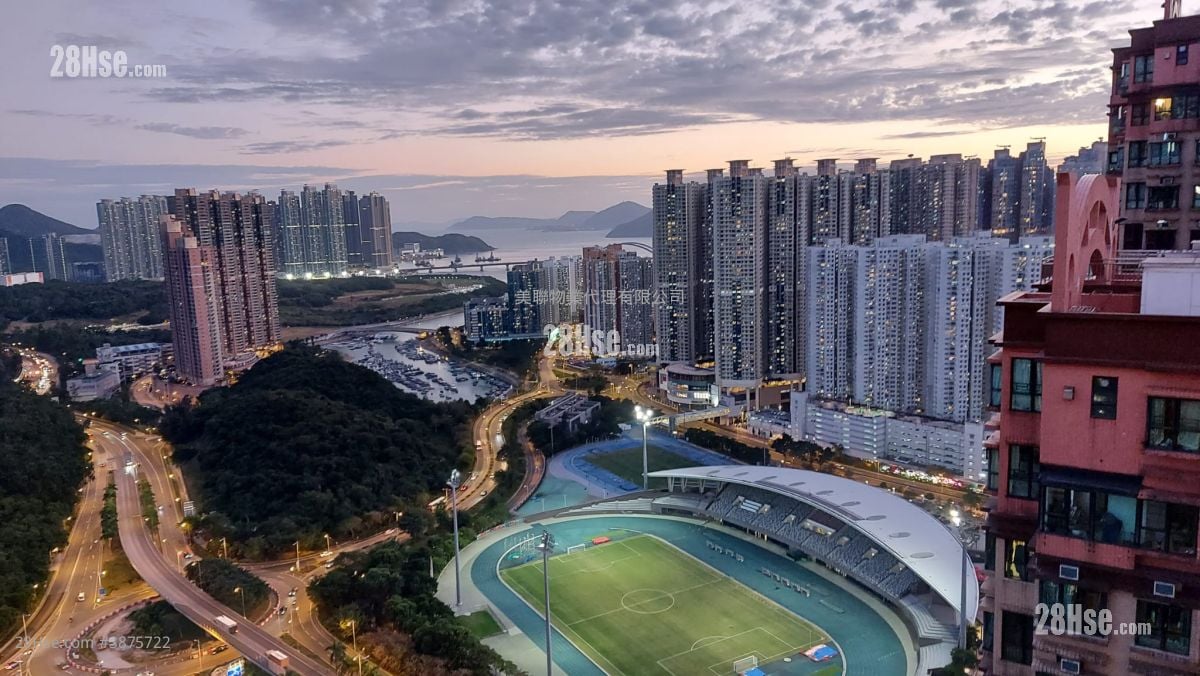 Nan Fung Plaza Sell 4 Bedrooms , 4 Bathrooms 1,227 ft²