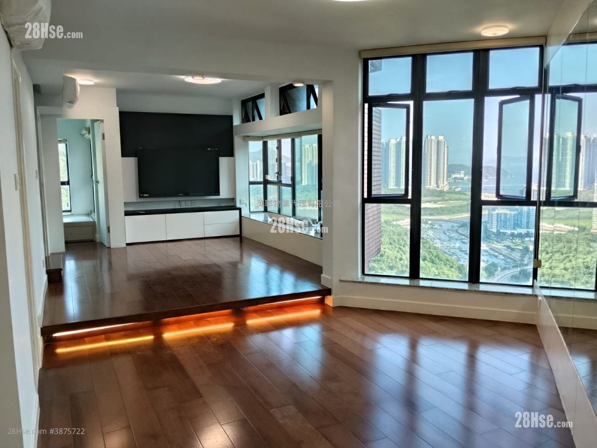 Nan Fung Plaza Sell 4 Bedrooms , 4 Bathrooms 1,227 ft²