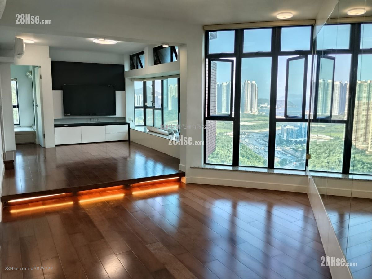 Nan Fung Plaza Sell 4 Bedrooms , 4 Bathrooms 1,227 ft²