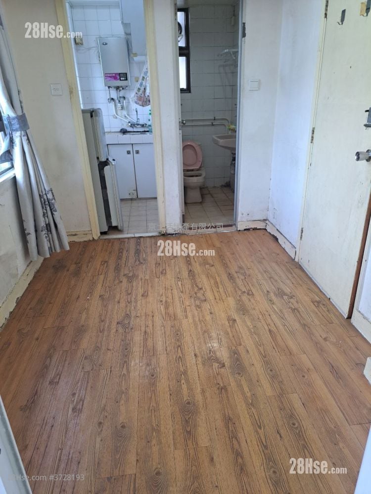 Tai Wai Tenement Building Rental 1 Bedroom , 1 Bathroom 212 ft²