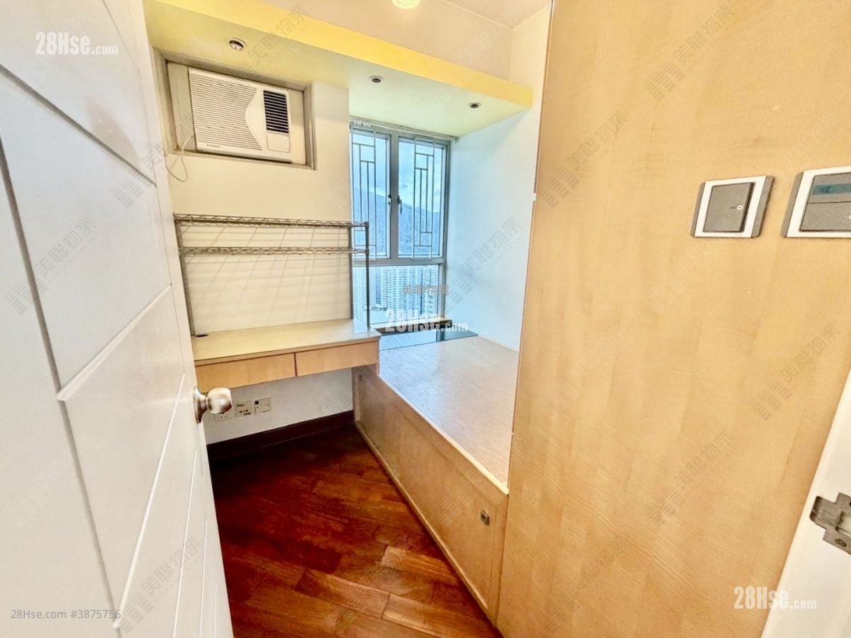 Summit Terrace Sell 2 Bedrooms 437 ft²