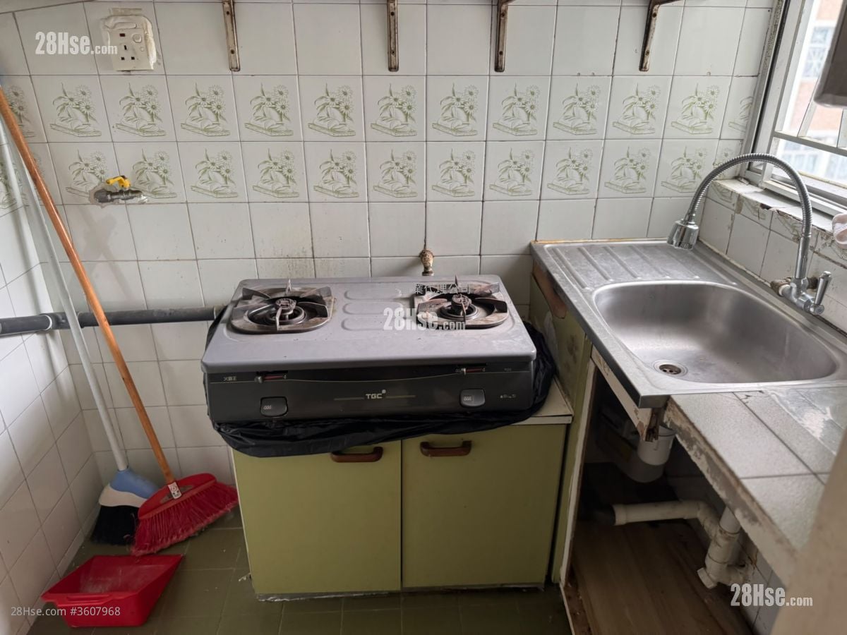 Wah Po Building Rental 1 Bedroom , 1 Bathroom 291 ft²