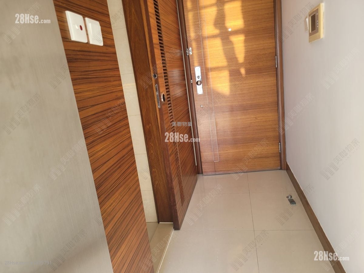 Primrose Hill Sell Studio , 1 Bathroom 219 ft²
