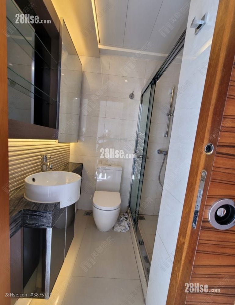 Primrose Hill Sell Studio , 1 Bathroom 219 ft²