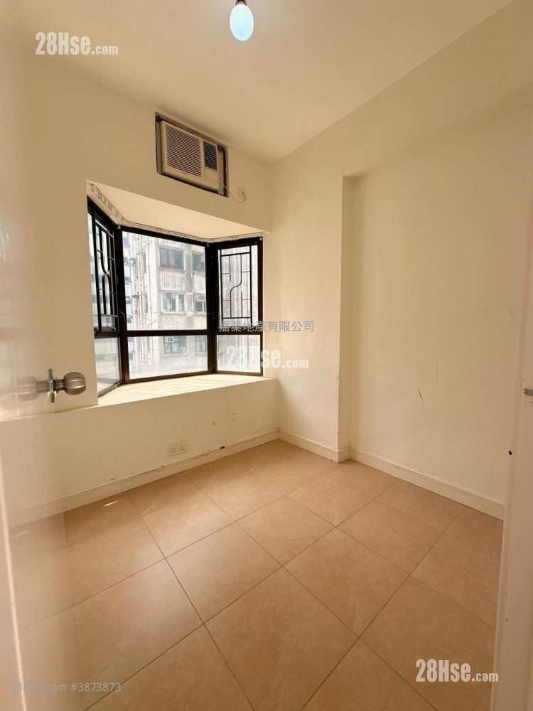 Connaught Garden Sell 2 Bedrooms , 1 Bathroom 310 ft²