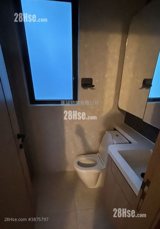 The Grands Sell Studio , 1 Bathroom 231 ft²
