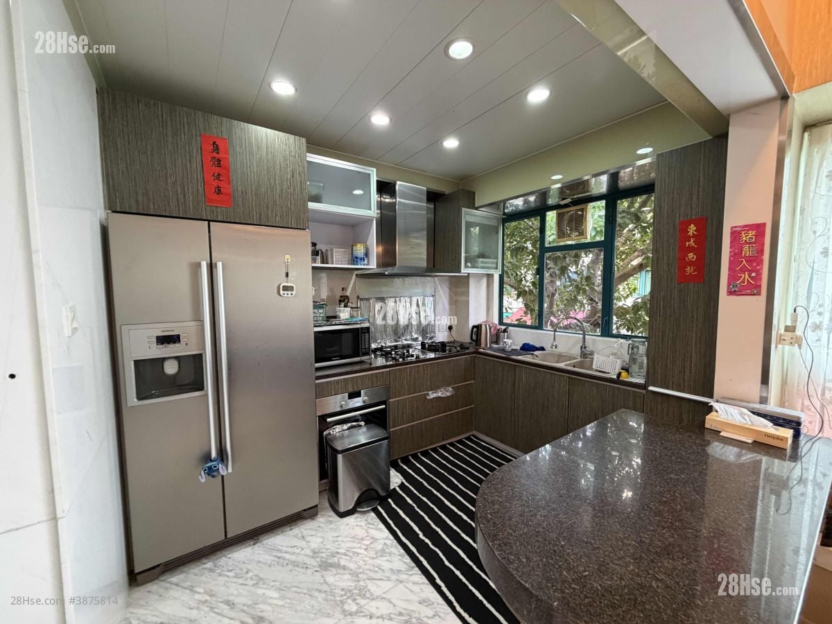 Palm Springs Sell 3 Bedrooms 1,372 ft²