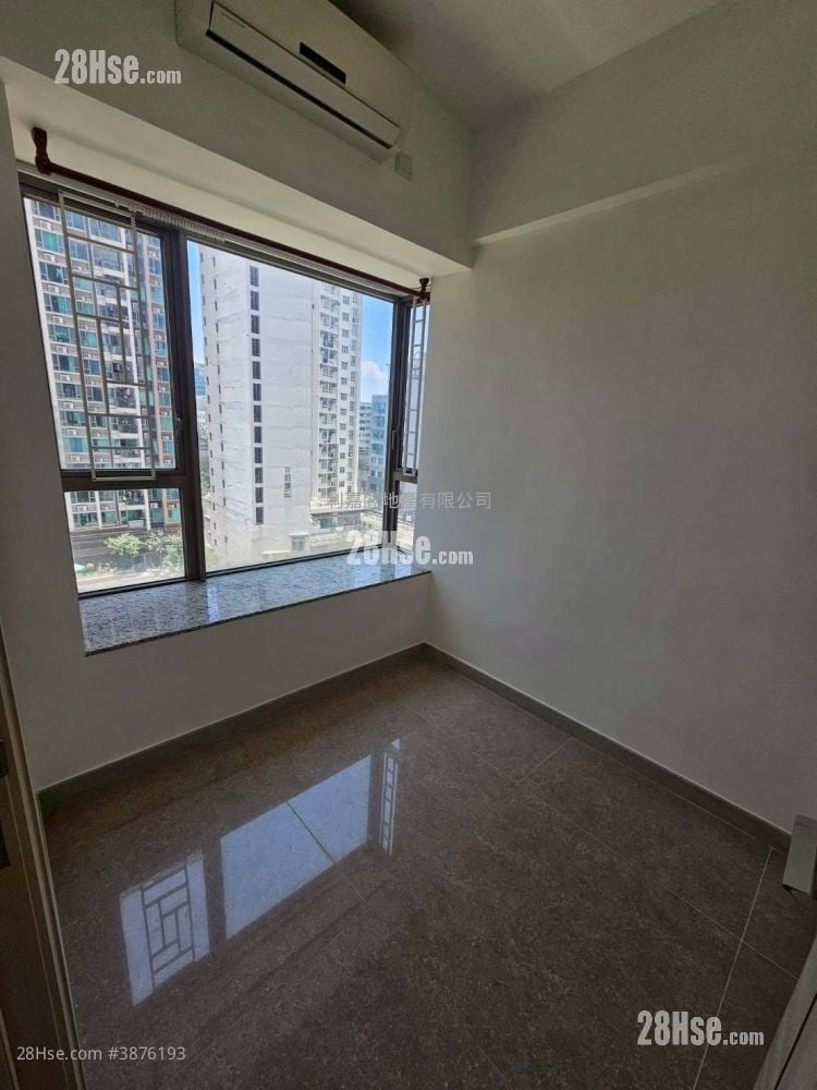 Yuccie Square Sell 2 Bedrooms , 1 Bathroom 430 ft²