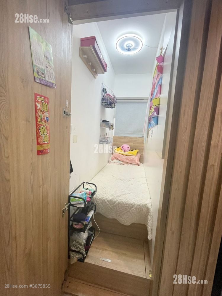 Wai Fat Building Rental 4 Bedrooms , 1 Bathroom 464 ft²