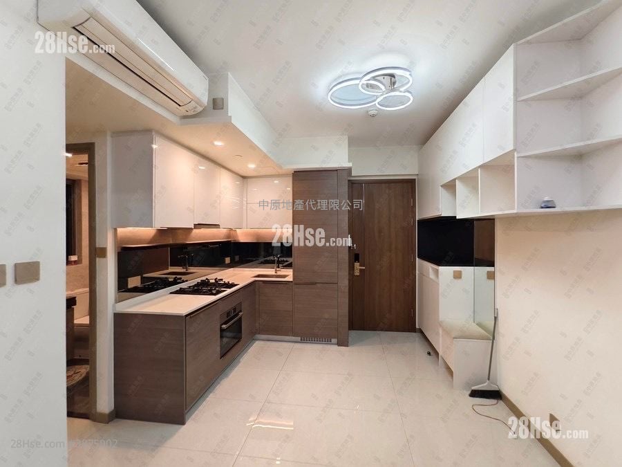 Aurora Sell 2 Bedrooms , 1 Bathroom 442 ft²