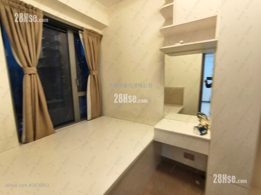 Aurora Sell 2 Bedrooms , 1 Bathroom 442 ft²